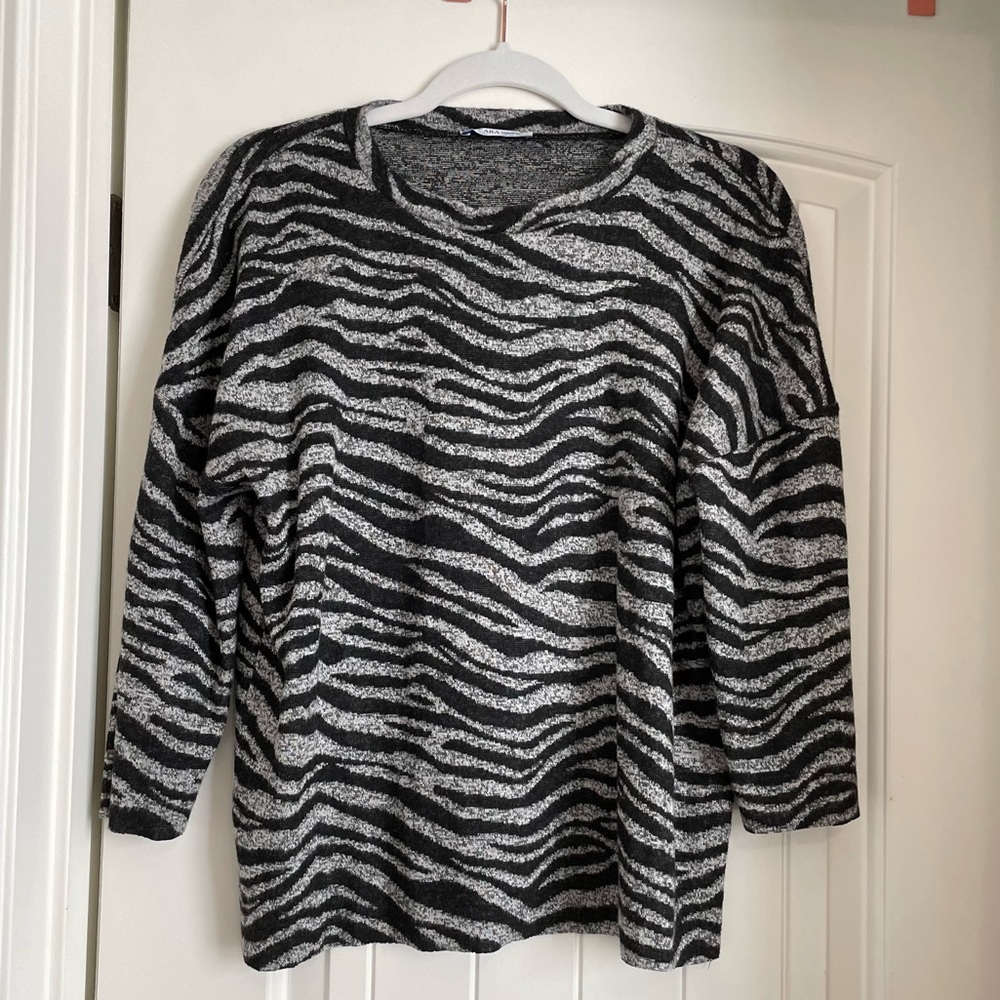Zara zebra light weight sweater